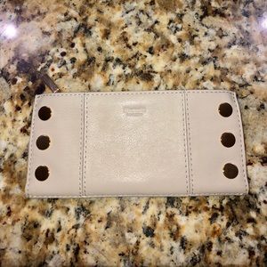 Hammitt 110 North Wallet💛